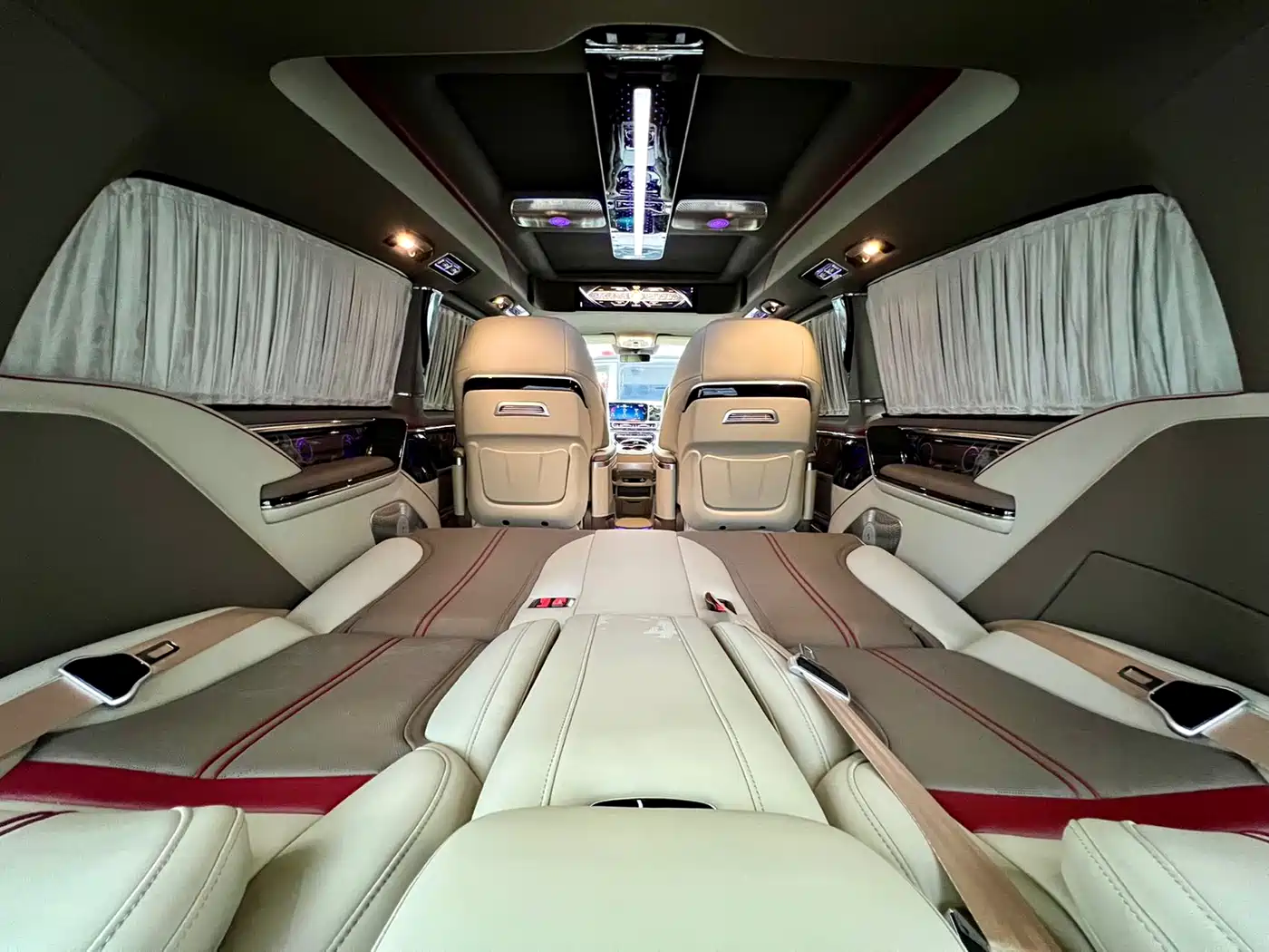 Mercedes-Benz V-Class 2024 V 300 L Long Wheelbase Premium фото 13