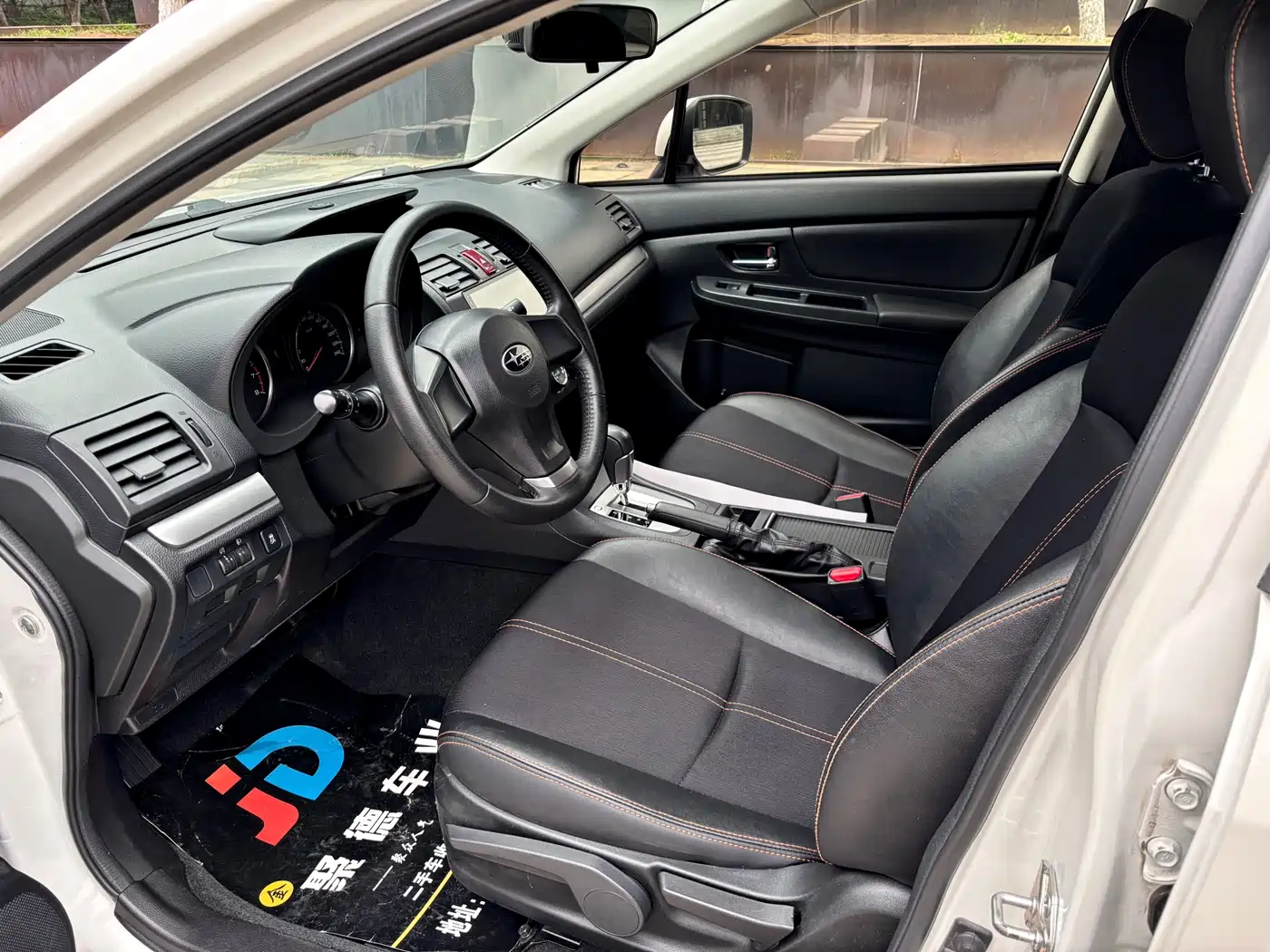 Subaru XV 2014 2.0i Comfort фото 11