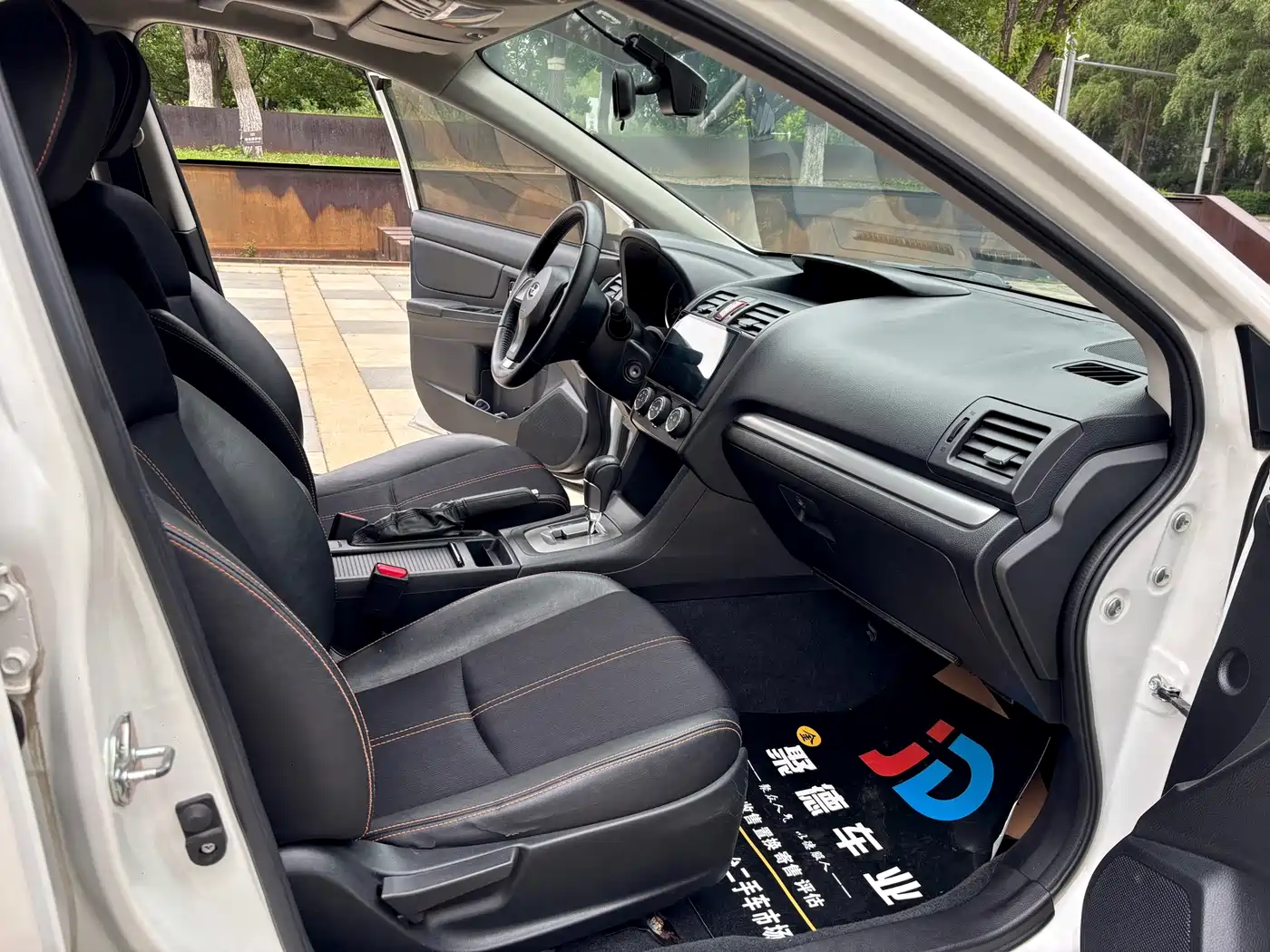 Subaru XV 2014 2.0i Comfort фото 16