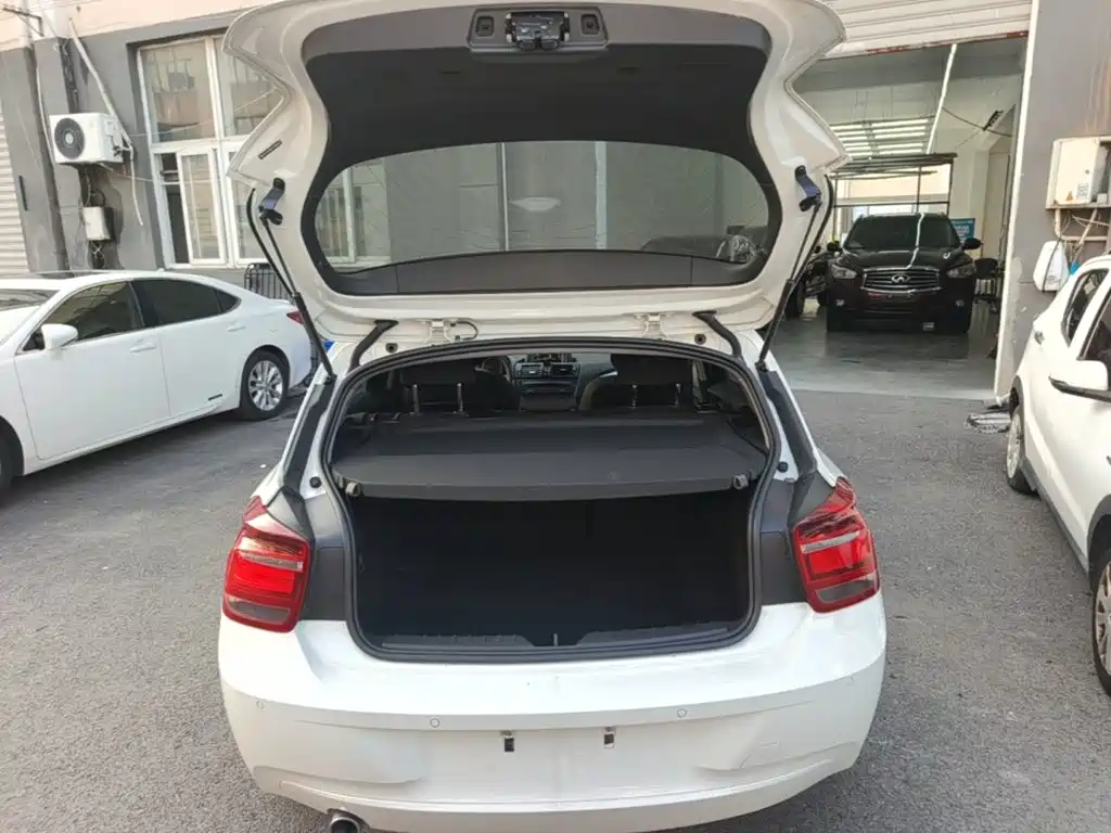 Фото 19 - BMW 1 Series (Import)