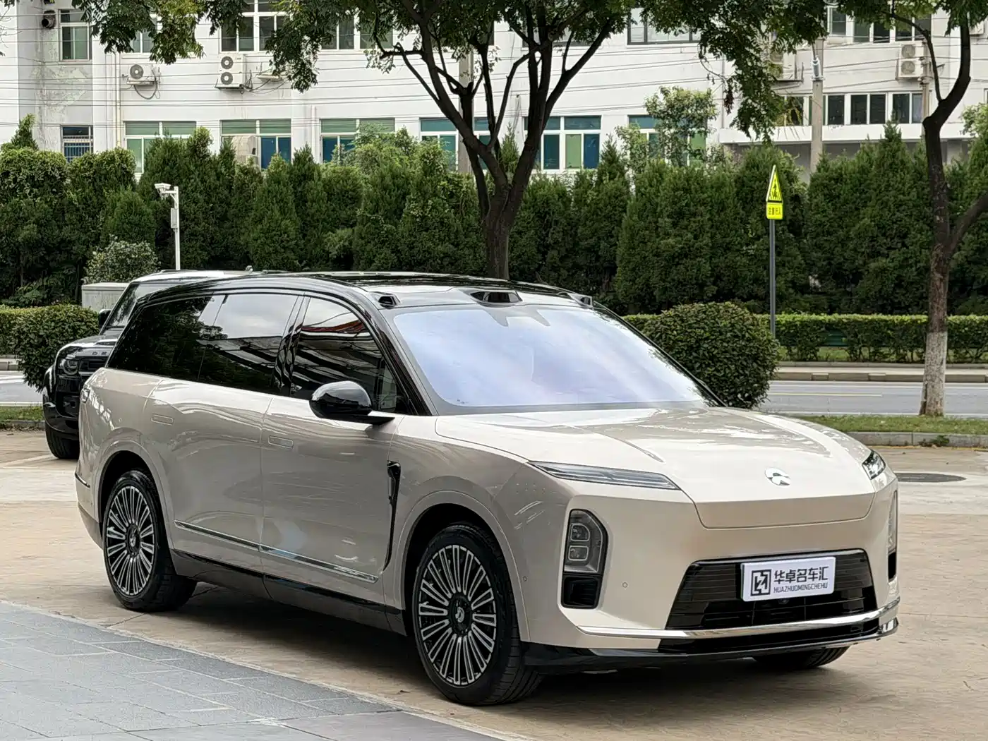 NIO ES8 2026 2025 Model 6-Seat Executive Luxury Edition