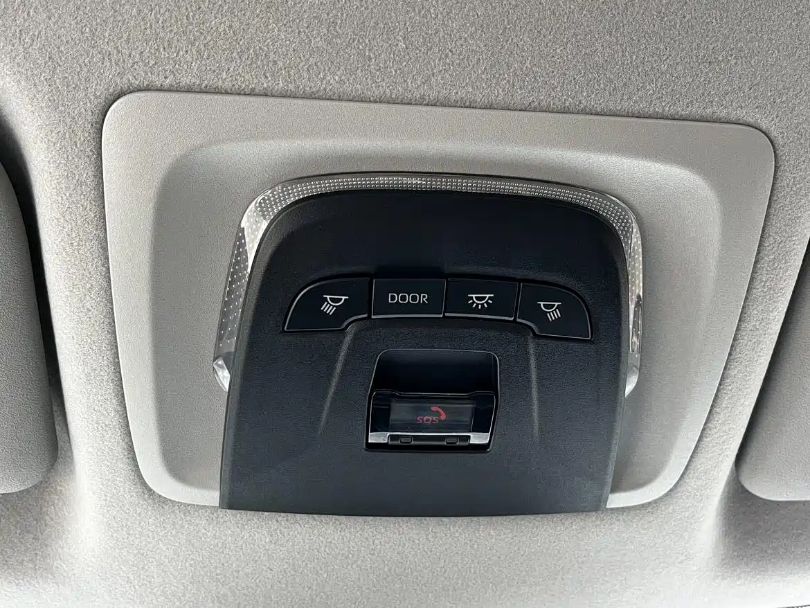 Toyota Corolla Cross 2023 2.0L Pioneer Edition фото 23