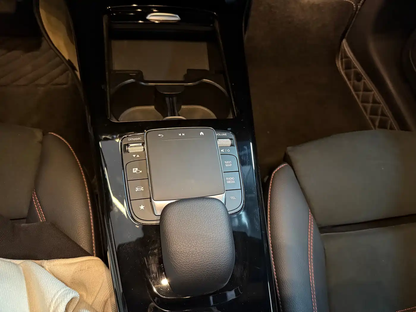 Mercedes-Benz A-Class 2023 A 200 L Fashion фото 7