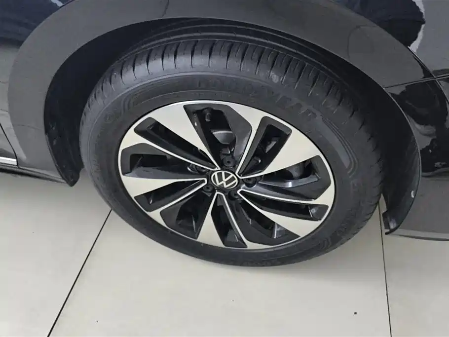 Volkswagen Passat 2023 330TSI Starlight Elite Edition фото 6