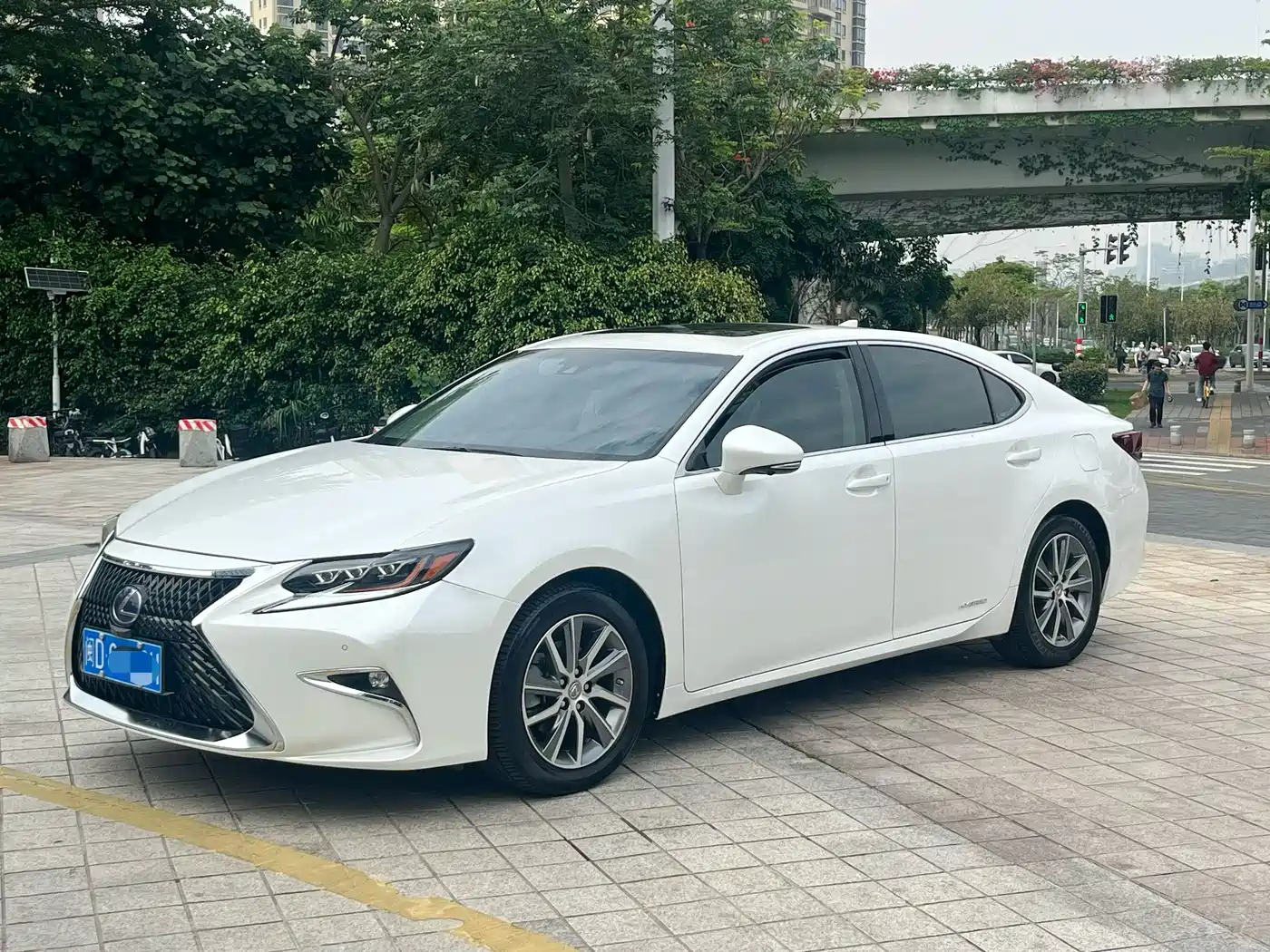 Lexus ES 2015 300h Comfort Edition