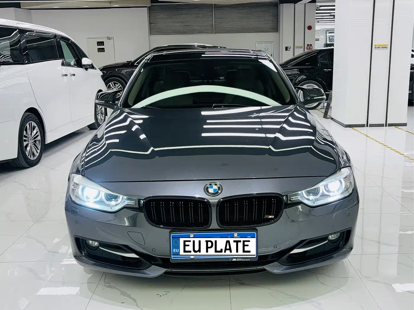 Photo 2 - BMW 3 Series