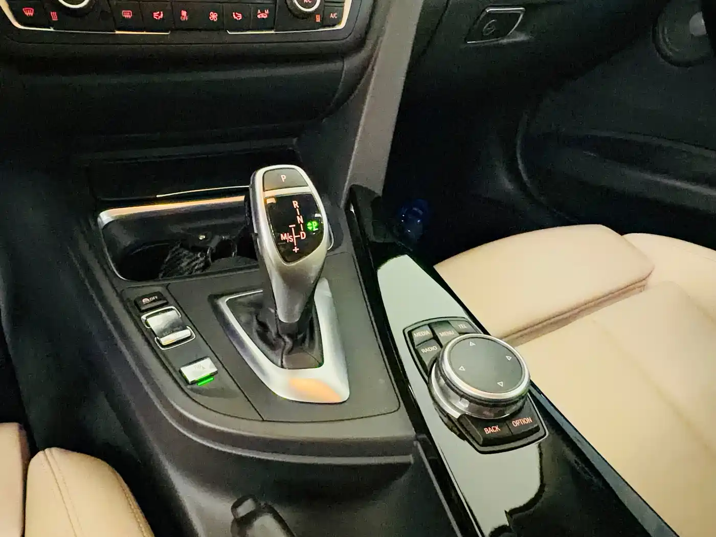 Photo 12 - BMW 3 Series
