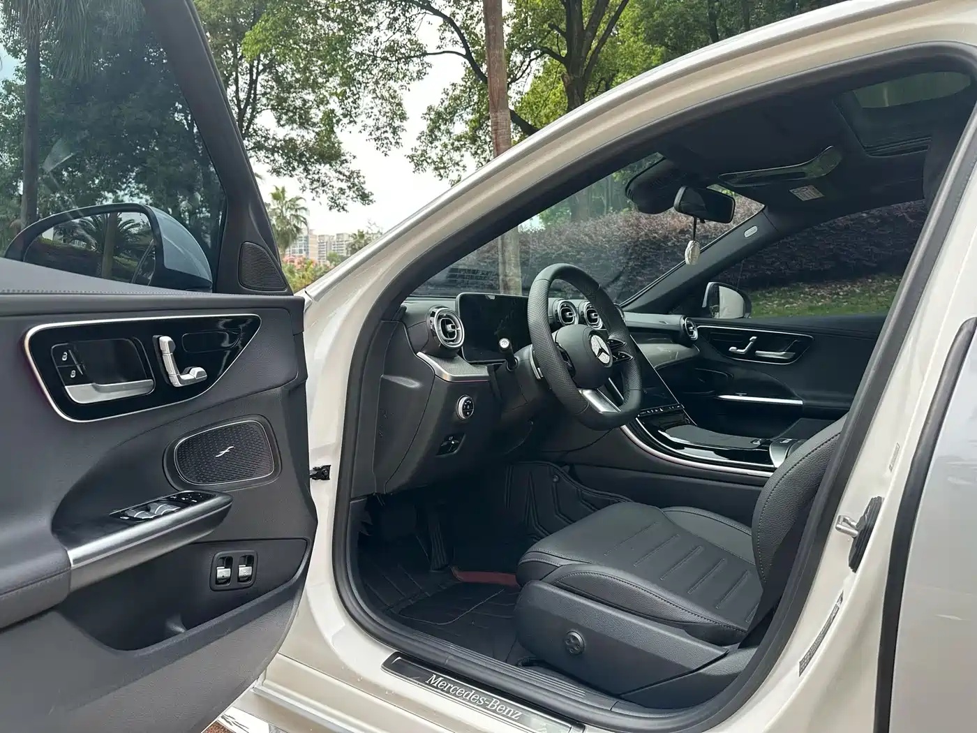 Mercedes-Benz C-Class New Energy 2024 Facelift III C 350 eL фото 4