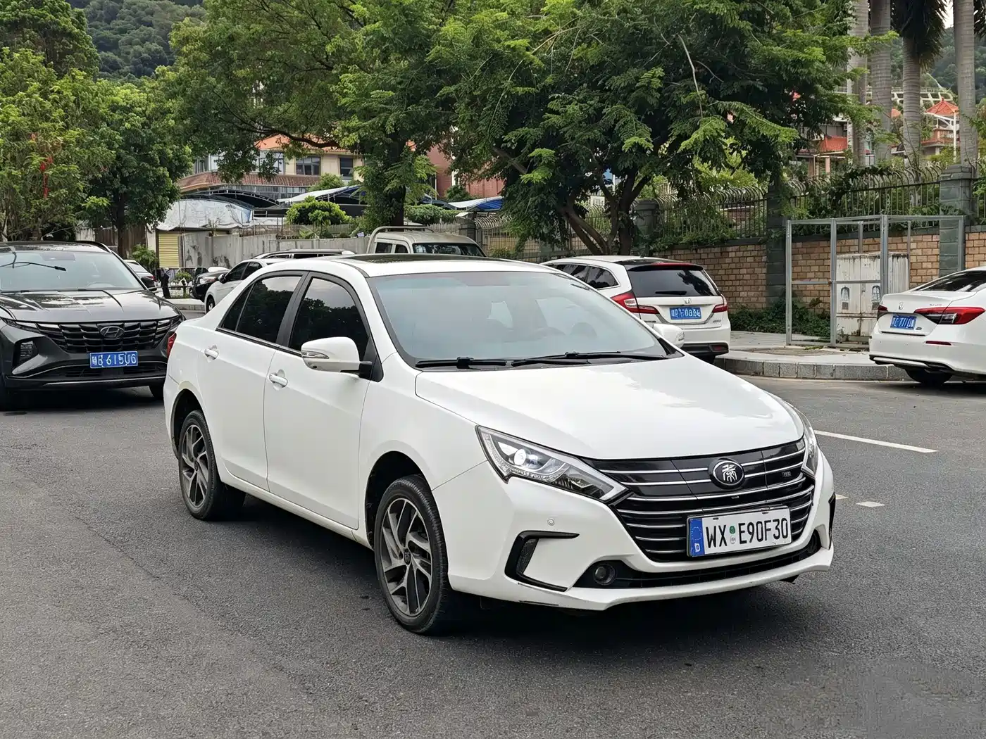 BYD Qin New Energy 2018 2018 Qin EV450 Smart Connection Trend Edition