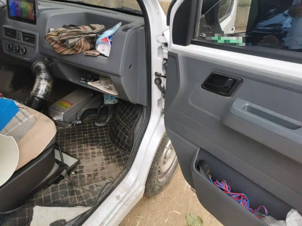 Wuling Motors Wuling Yangguang 2025 2024 300KM Comfort Bus Version 75kW