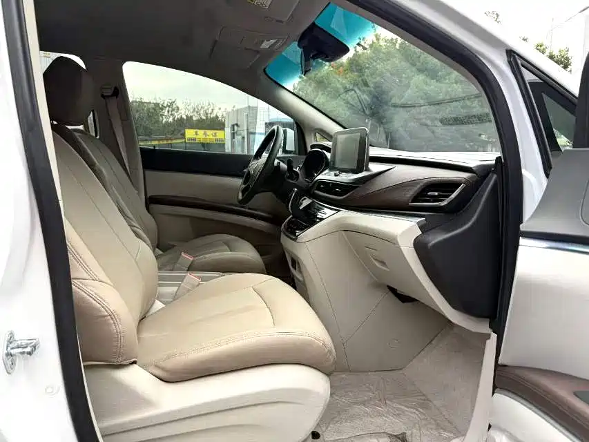 Buick GL8 2022 Land Business Class 652T Comfort фото 6