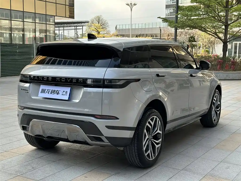 Land Rover Range Rover Evoque 2023 Range Rover Evoque L 249PS Luxury Edition фото 6