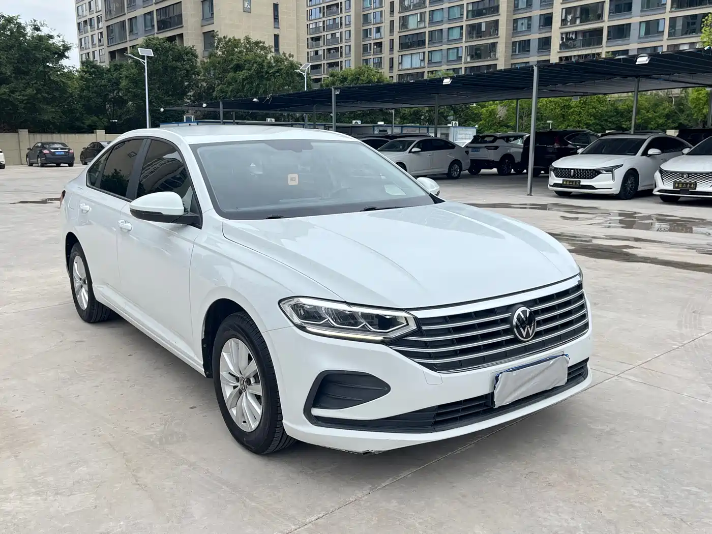 Volkswagen Lavida 2023 1.5L Auto Luxury Edition фото 3
