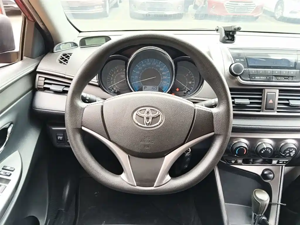 Toyota YARiS L Zhi Xuan 2015 1.5E Auto Charming Edition фото 11