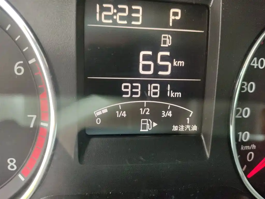 Volkswagen Polo 2016 1.6L Automatic Comfort фото 9