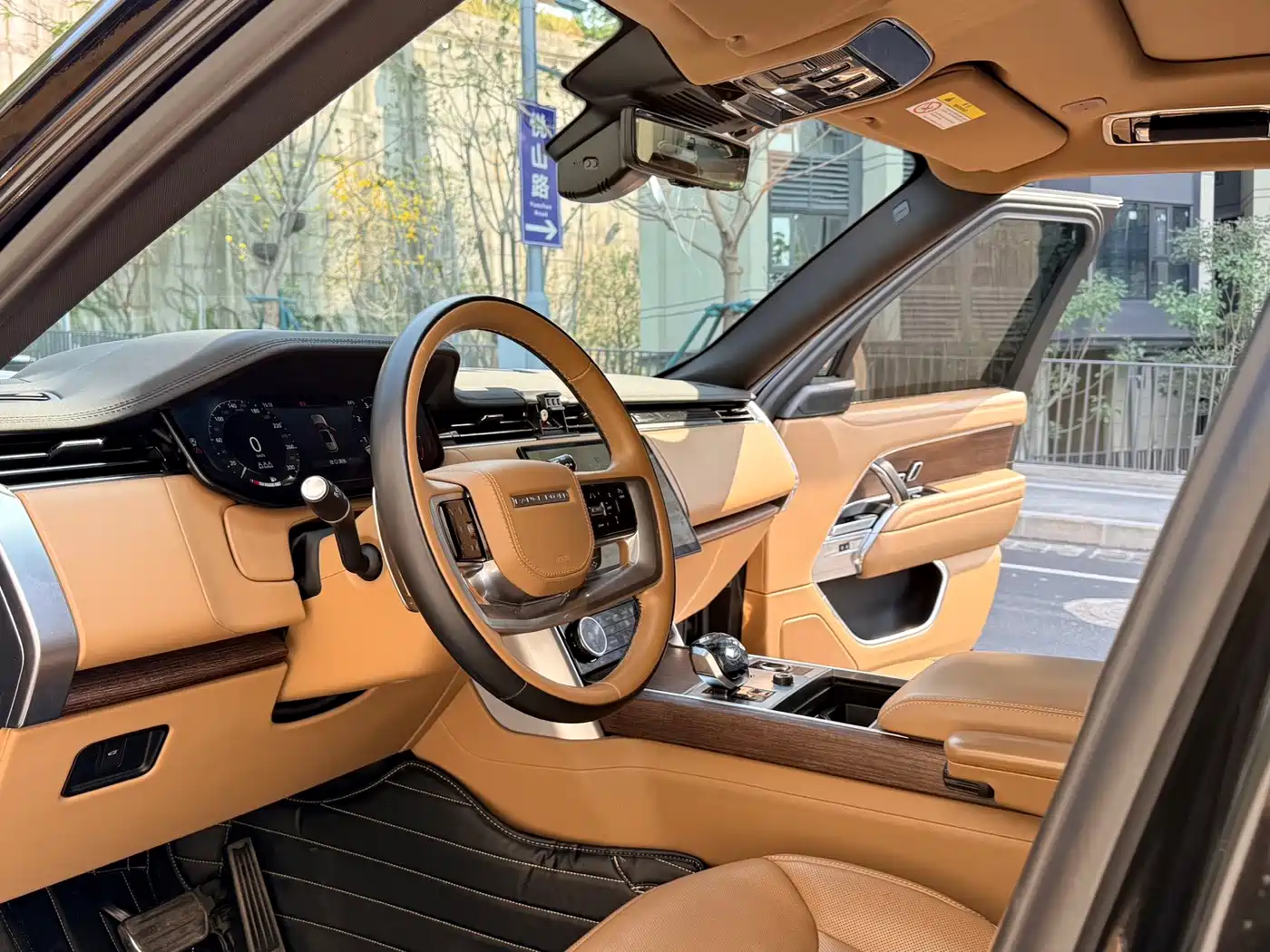 LAND ROVER RANGE ROVER