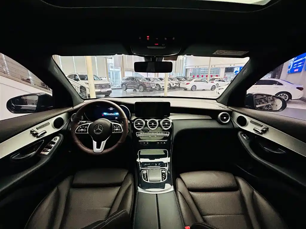 MERCEDES-BENZ GLC