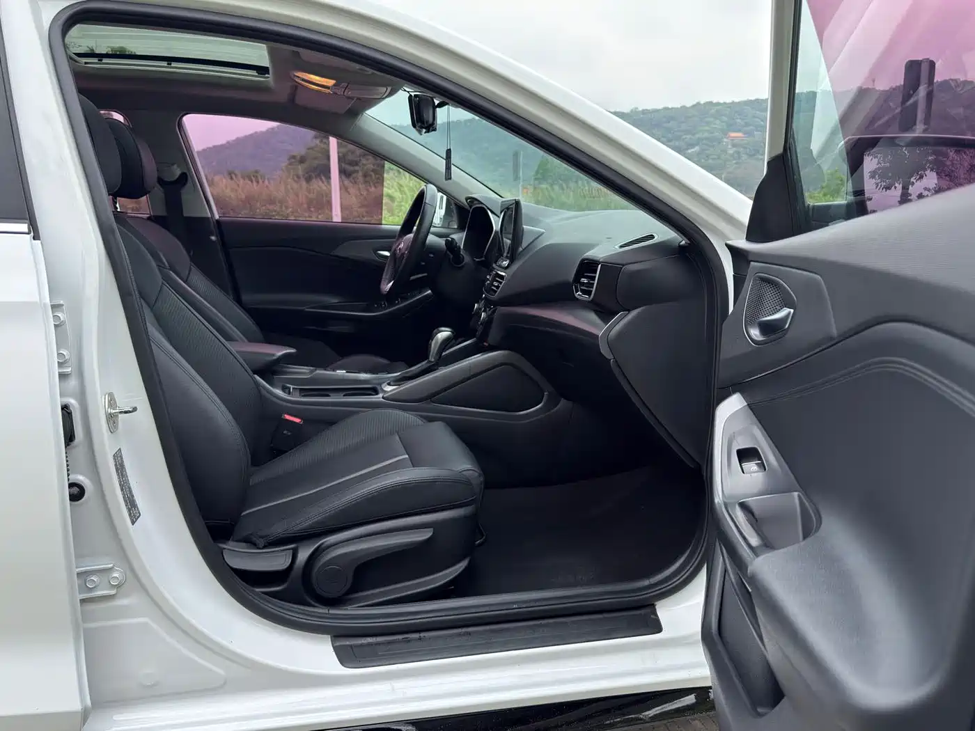 Hyundai Fista 2021 280TGDi DLX Luxury Edition фото 16