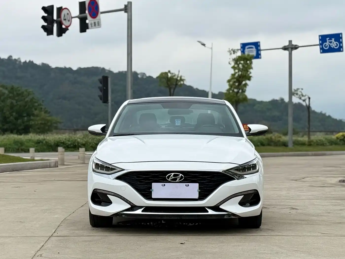 Hyundai Fista 2021 280TGDi DLX Luxury Edition фото 2