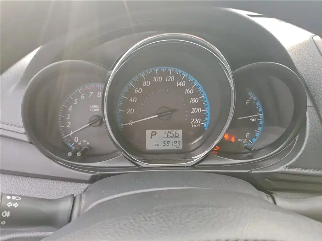 Toyota YARiS L Zhi Xiang 2017 1.5E CVT Charming Edition фото 8