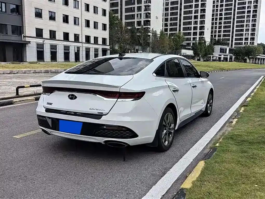 Hyundai Fista 2019 280TGDi Smart Speed Edition China VI фото 9