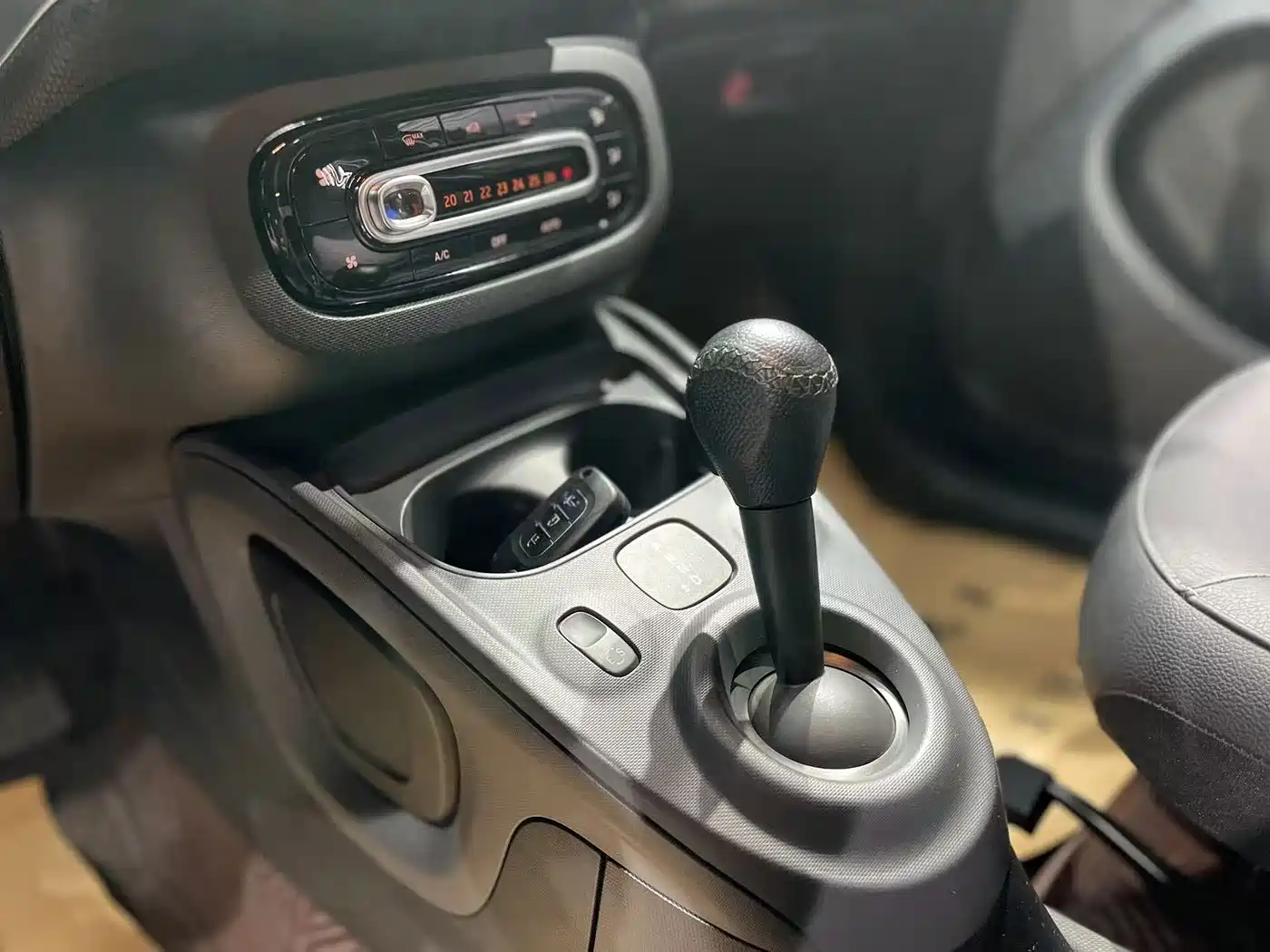 smart forfour 2017 2016 Model 0.9T 66kW Pioneer Edition
