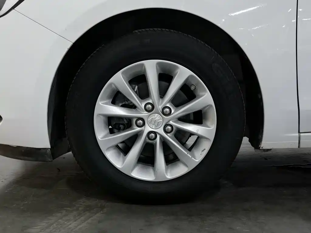 Фото 17 - Buick Excelle