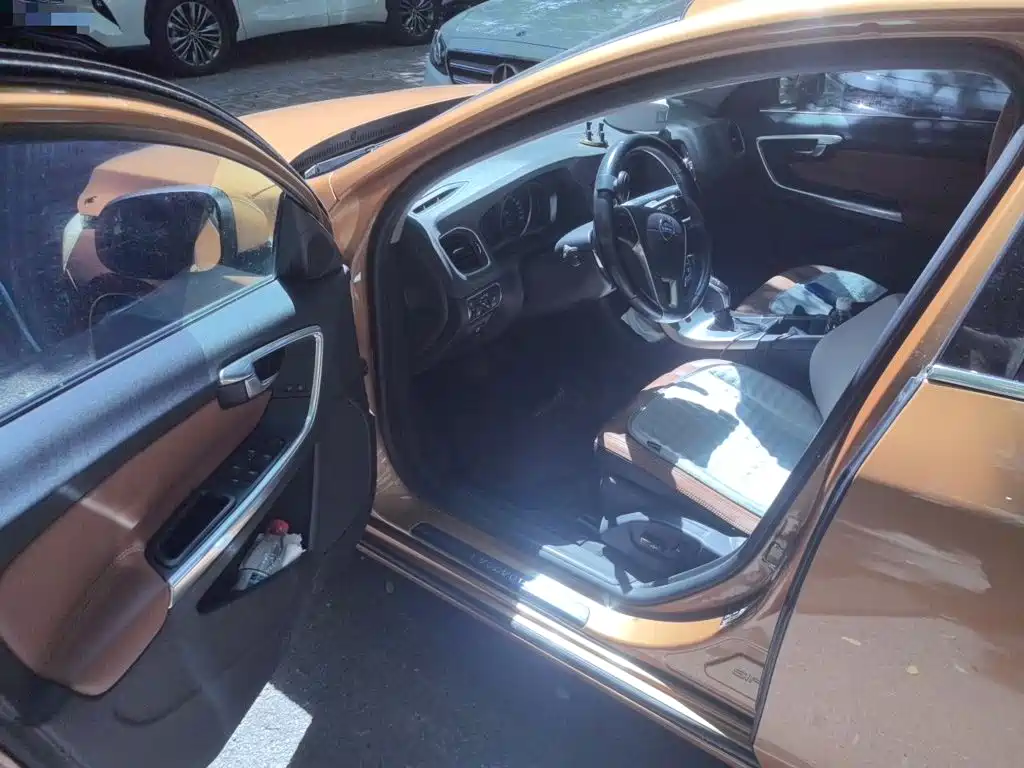 Volvo S60 2014 2014 Volvo S60L 2.0T Zhi Yuan Edition