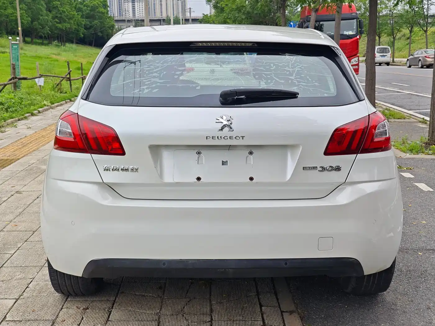 Peugeot 308S 2015 1.2T Auto Dynamic Edition фото 8