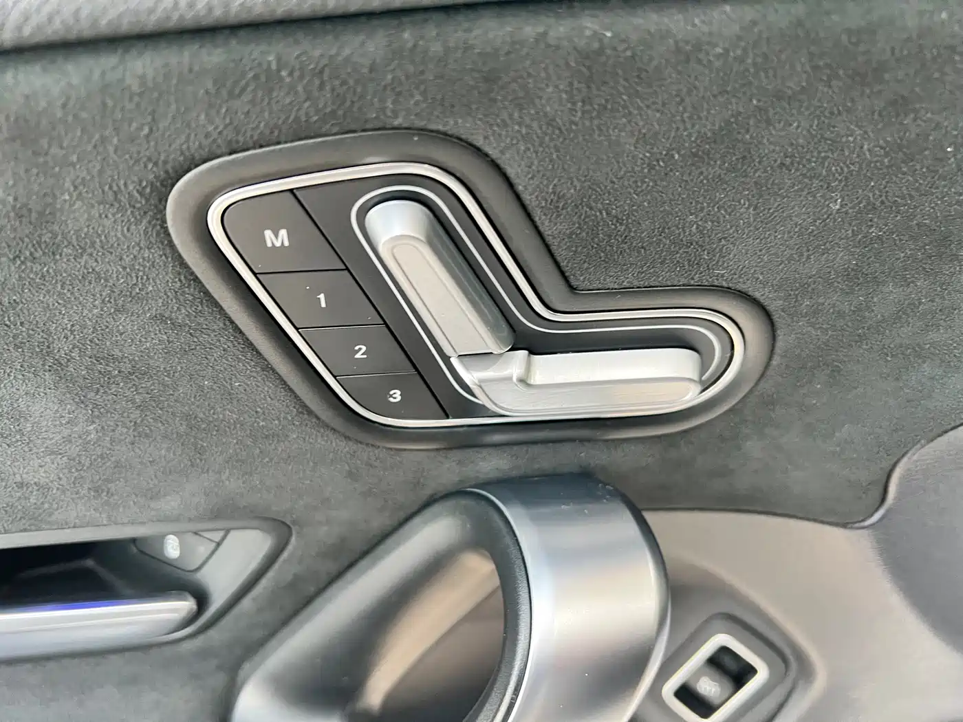 Mercedes-Benz CLA (Import) 2021 CLA 200 фото 25