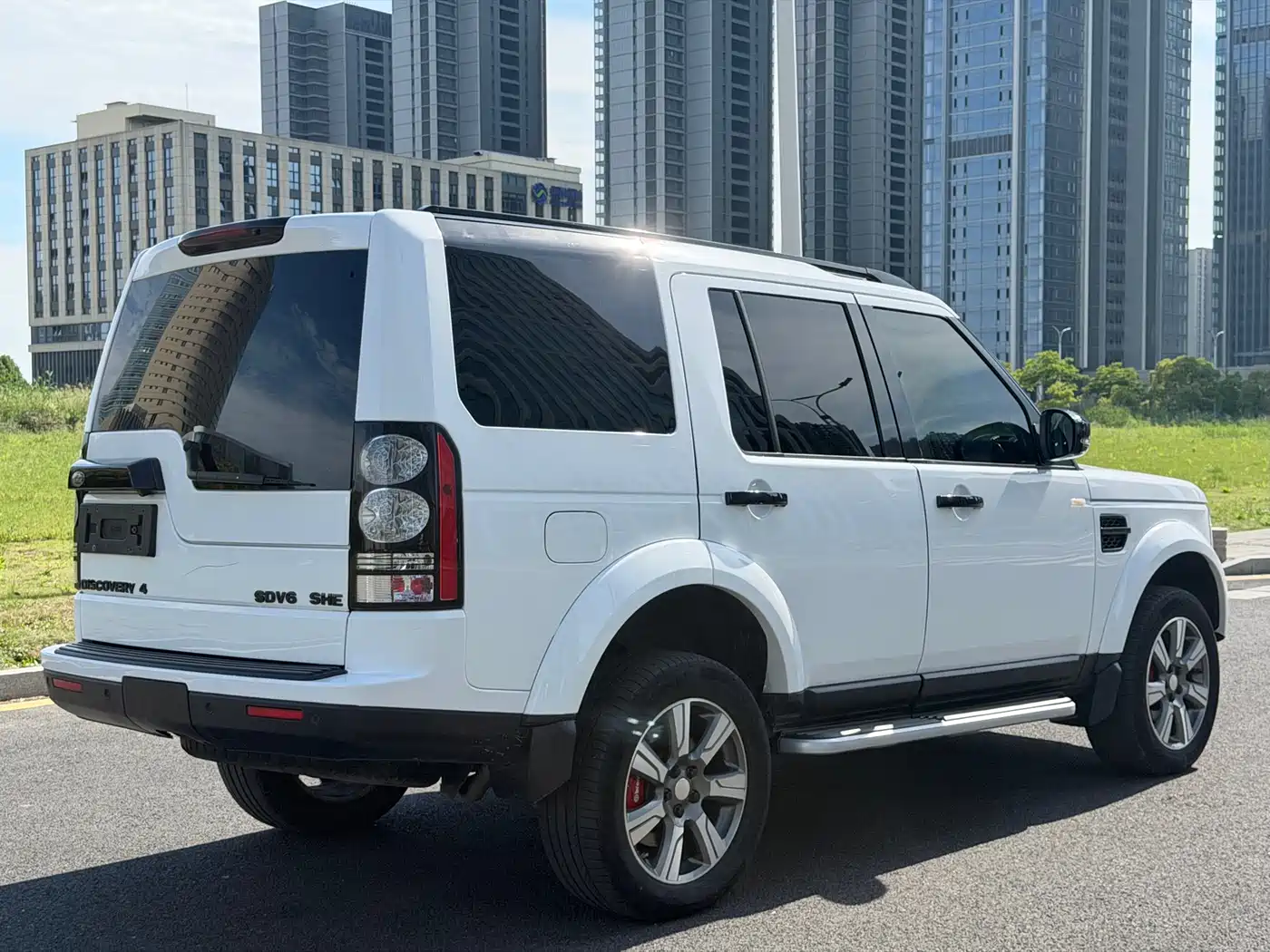 Land Rover Discovery 2013 3.0 SDV6 HSE Diesel фото 6