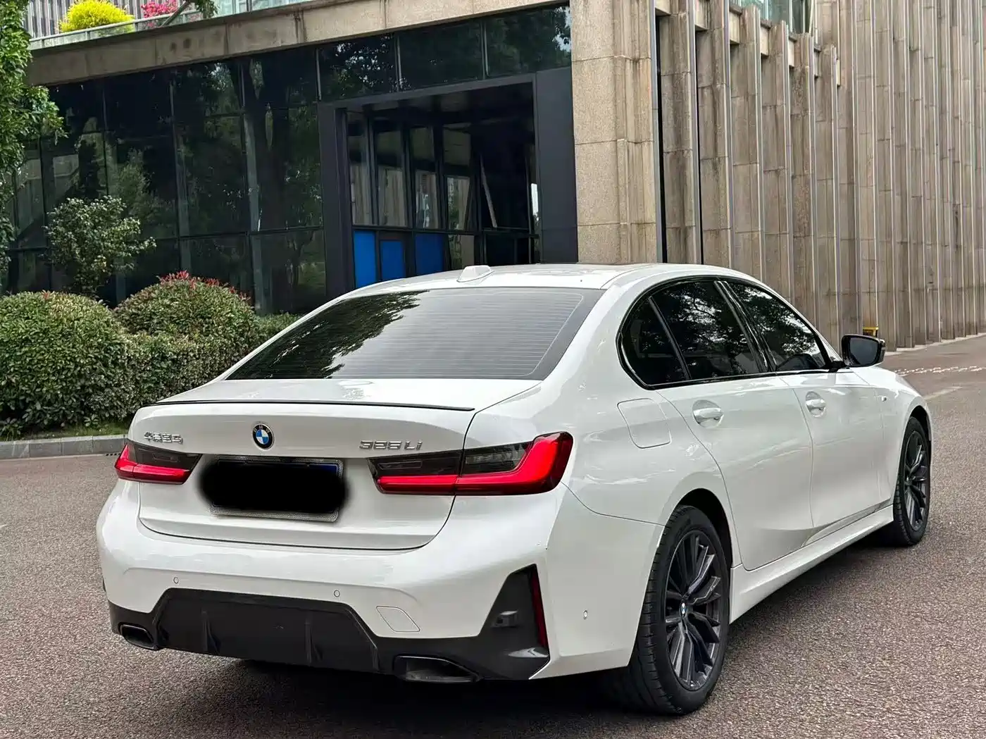 BMW 3 Series 2023 325Li M Sport Black Night Package фото 15