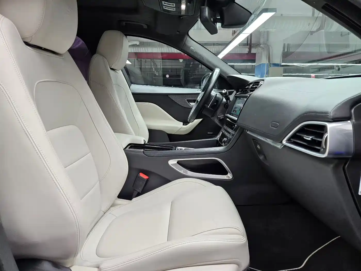 Jaguar F-PACE 2016 3.0 SC AWD S High Performance Edition фото 9