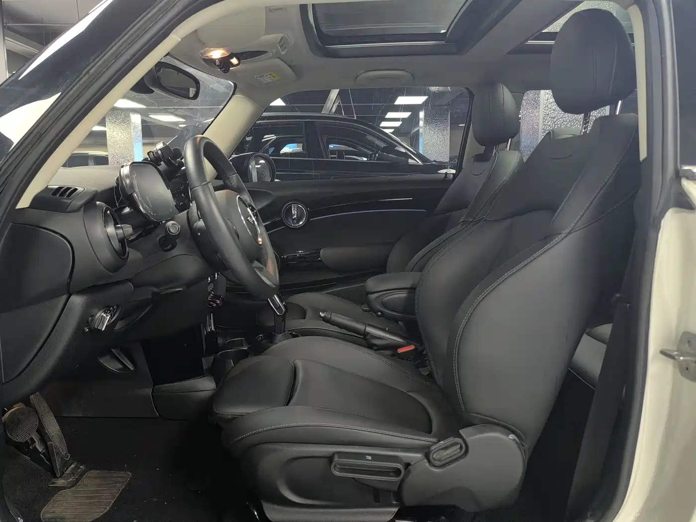 MINI 2023 Facelift 1.5T COOPER Artist фото 5