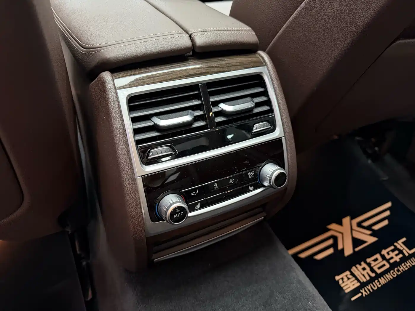 BMW 7 Series 2016 730Li Leading фото 25