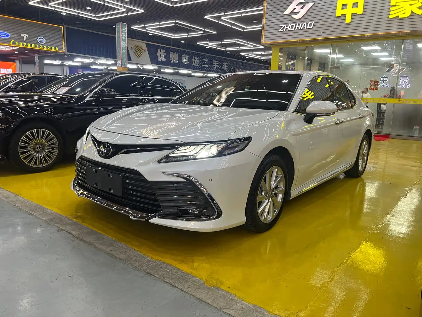 Toyota Camry 2023 2.0G Luxury Edition фото 3