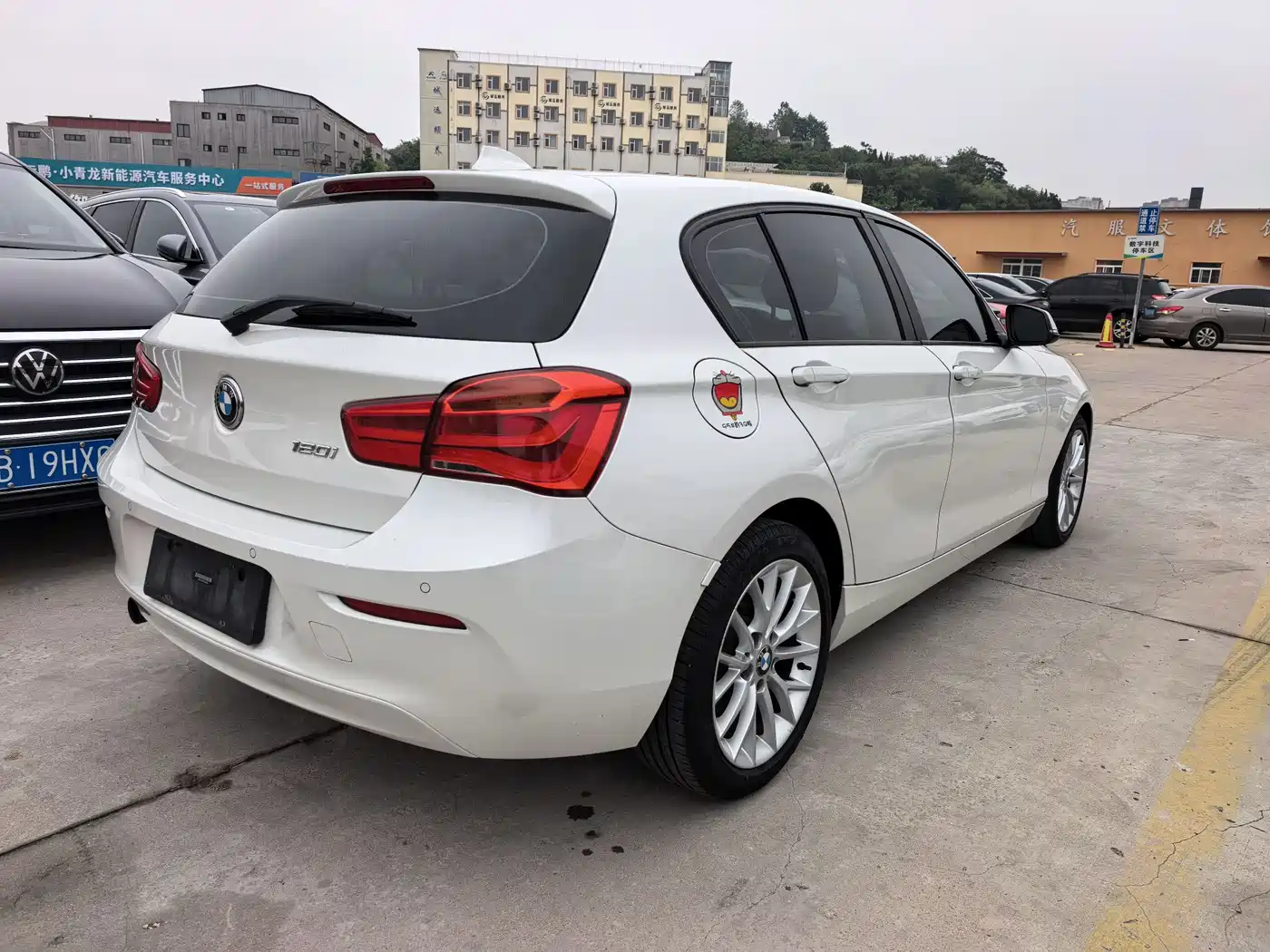 BMW 1 Series (Import) 2015 120i Leading фото 6