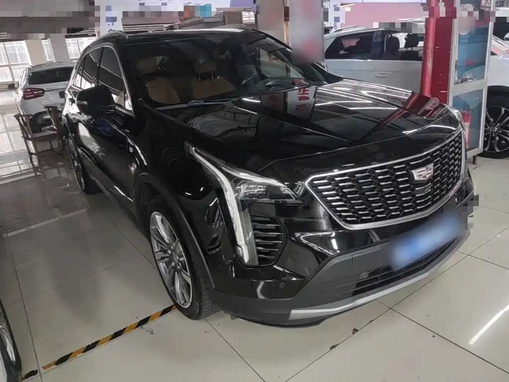 Photo 4 - Cadillac XT4