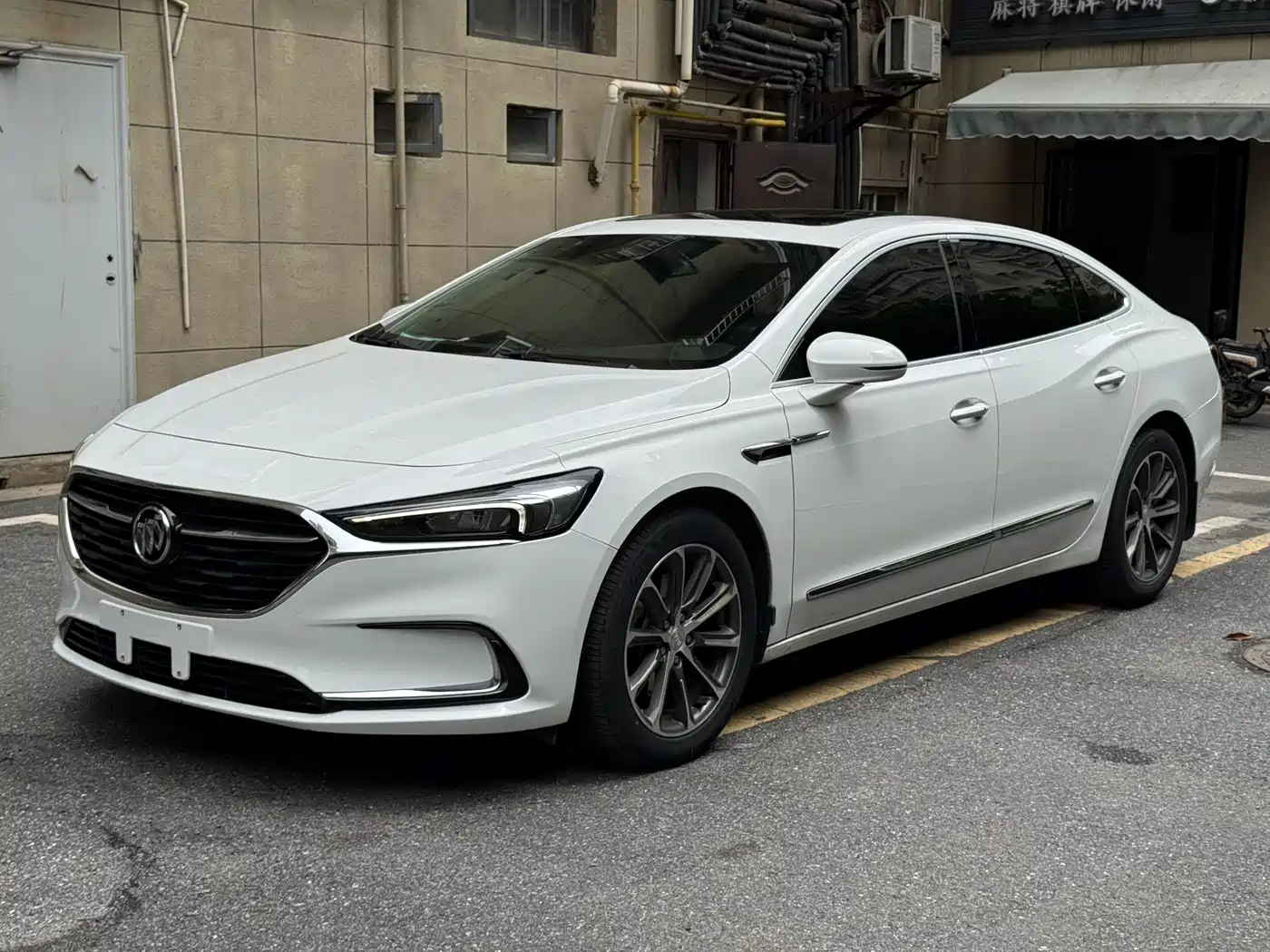 Buick LaCrosse 2018 Model 28T Elite Edition