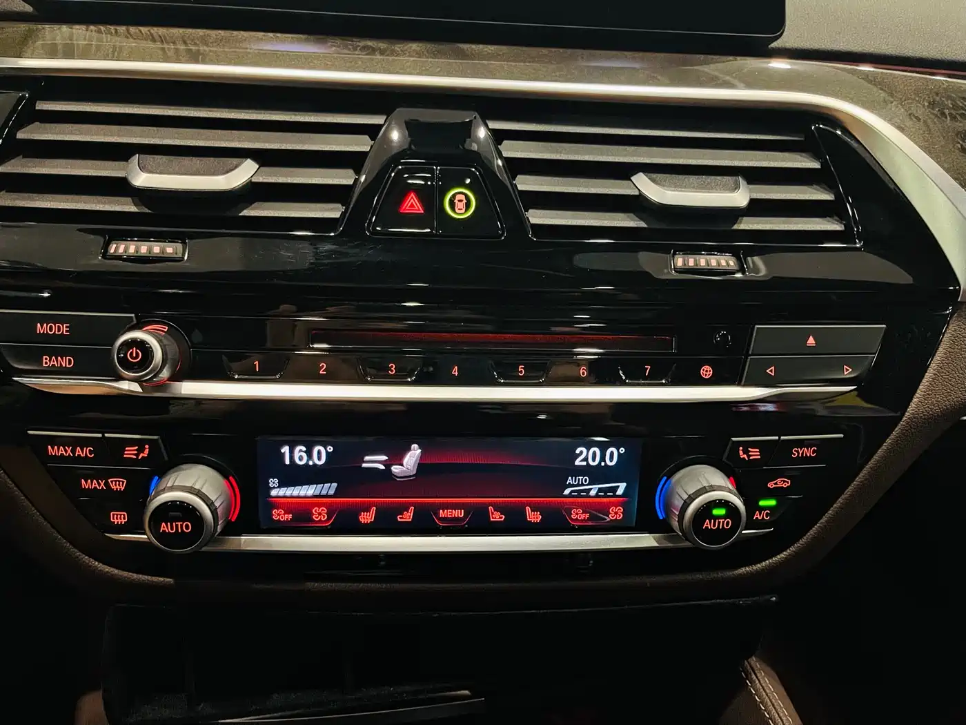 BMW 6 Series GT 2018 640i xDrive M Sport Package фото 11