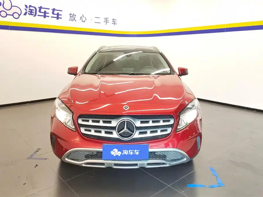 Mercedes-Benz GLA 2018 GLA 200 Dynamic фото 2