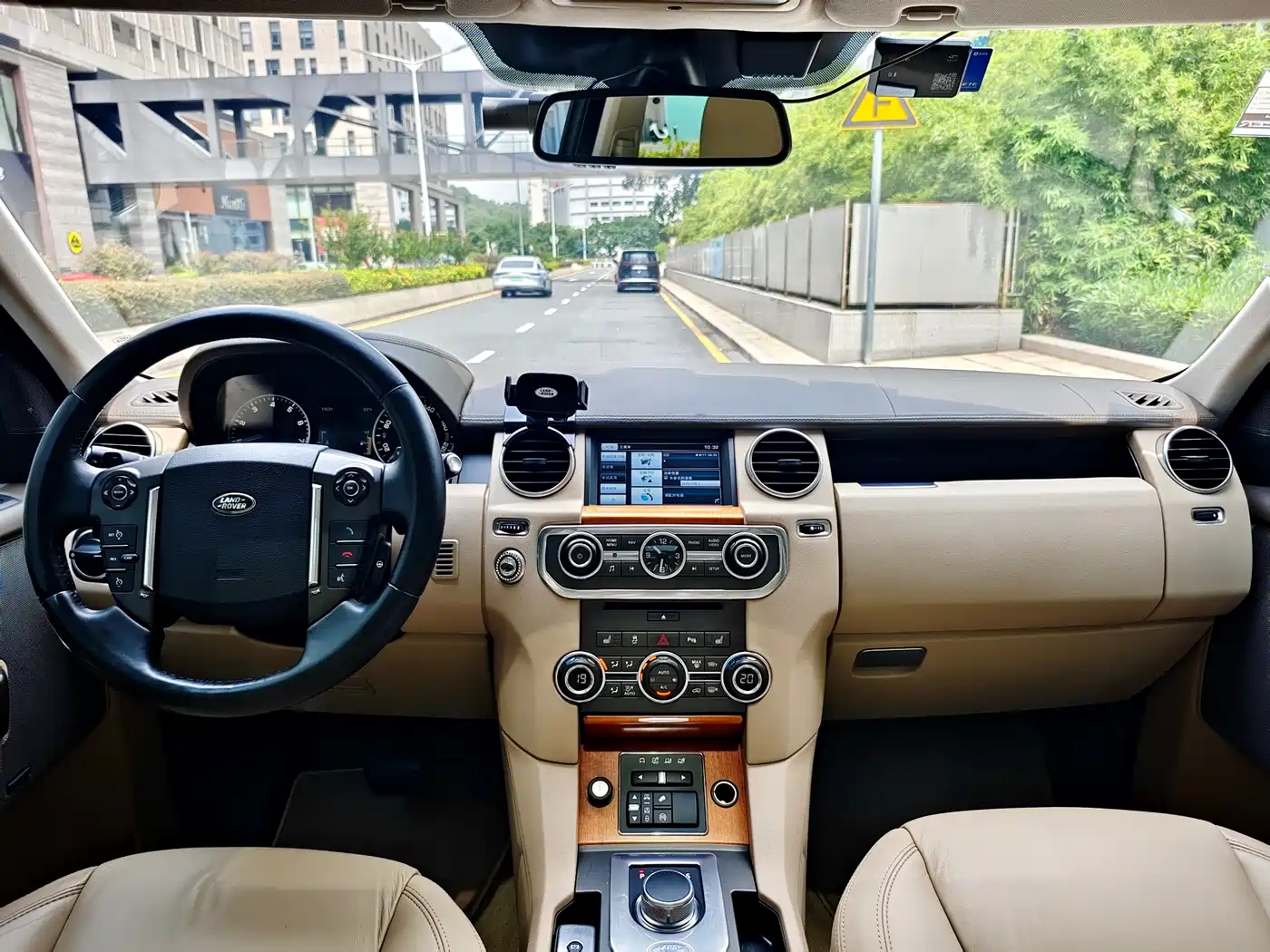 Фото 15 - Land Rover Discovery