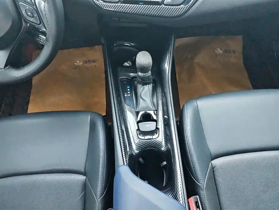 Toyota C-HR 2023 Model 2.0L Luxury Edition фото 16