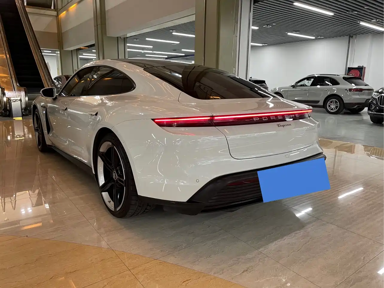 Porsche Taycan 2020 Taycan фото 15