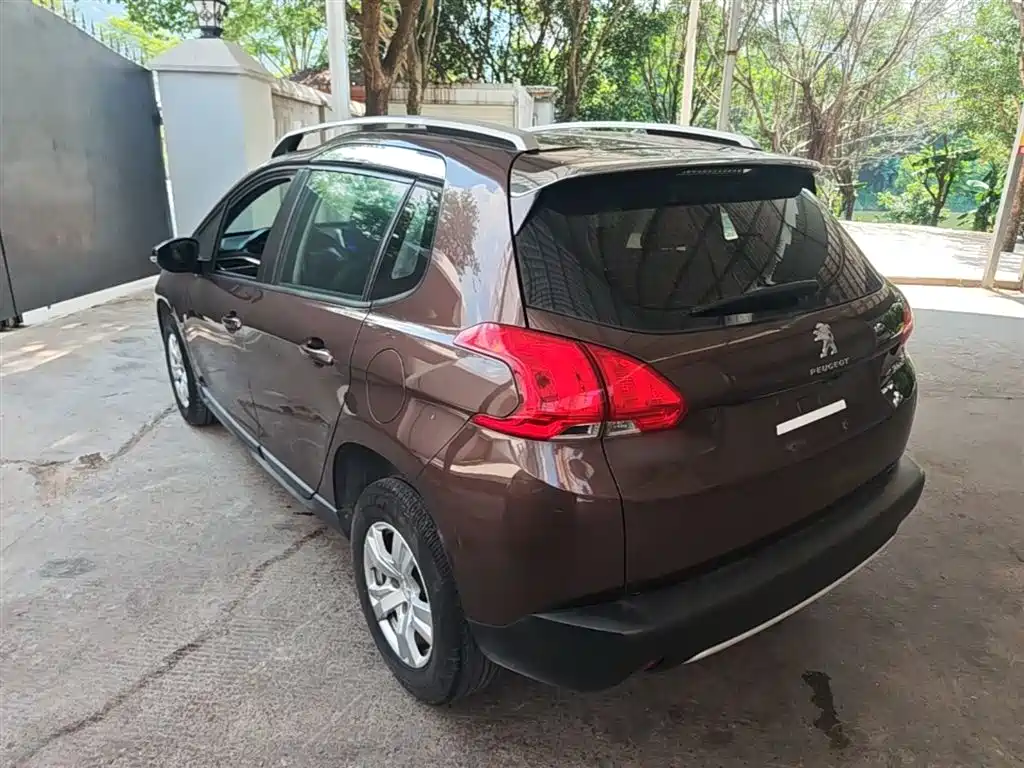 Peugeot 2008 2014 1.6L Automatic Trend Edition фото 5