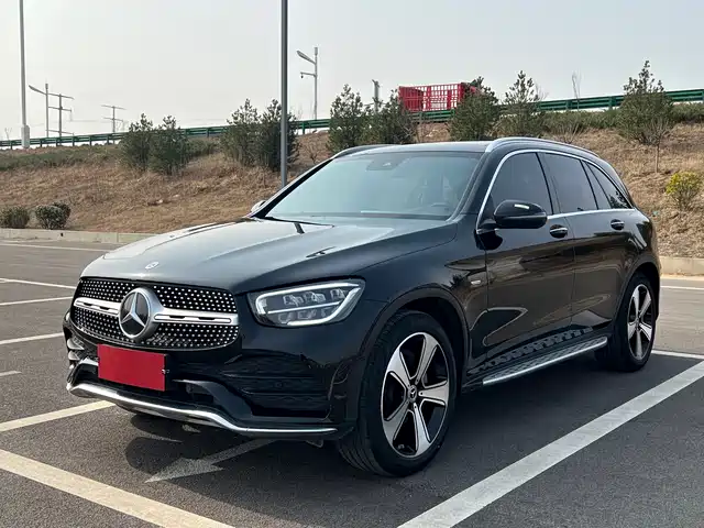 MERCEDES-BENZ GLC