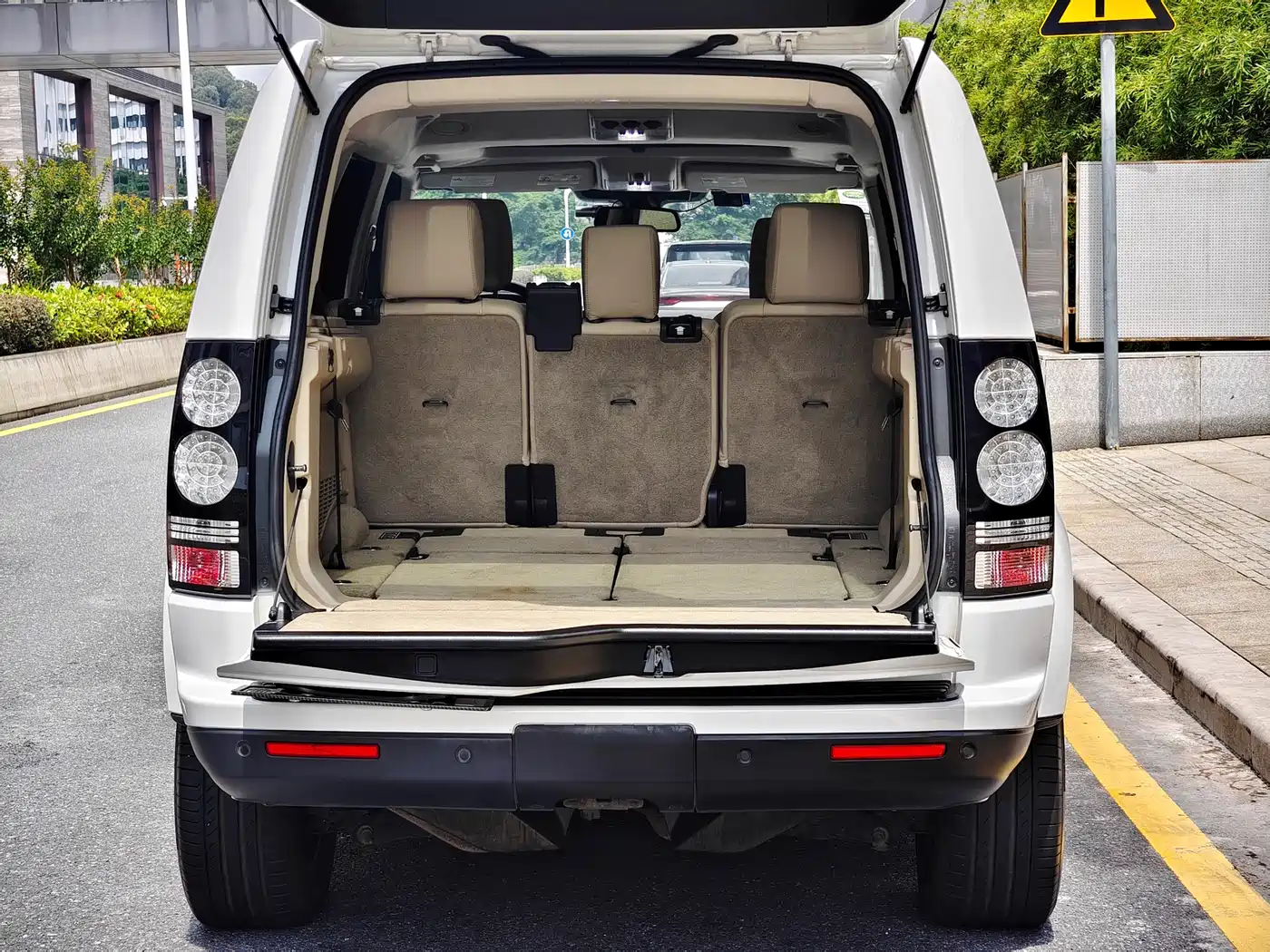 Фото 9 - Land Rover Discovery