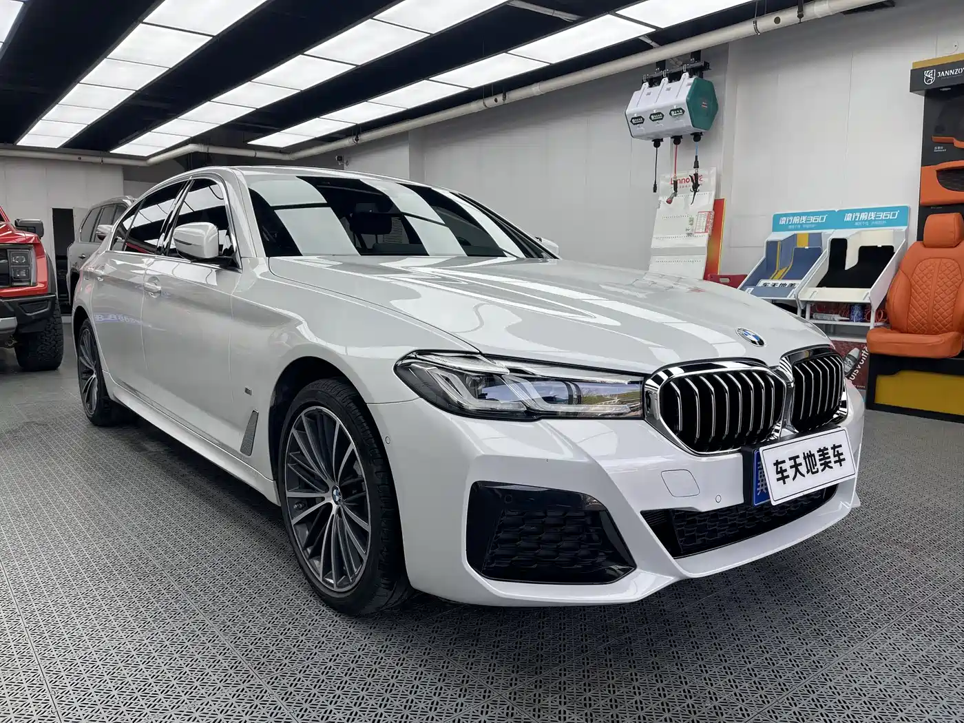 BMW 5 Series 2023 530Li xDrive M Sport Package фото 3