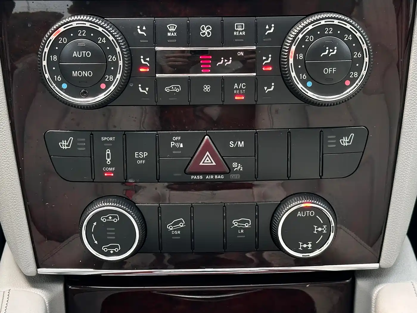 Mercedes-Benz GL-Class 2011 GL 450 4MATIC Premium фото 18