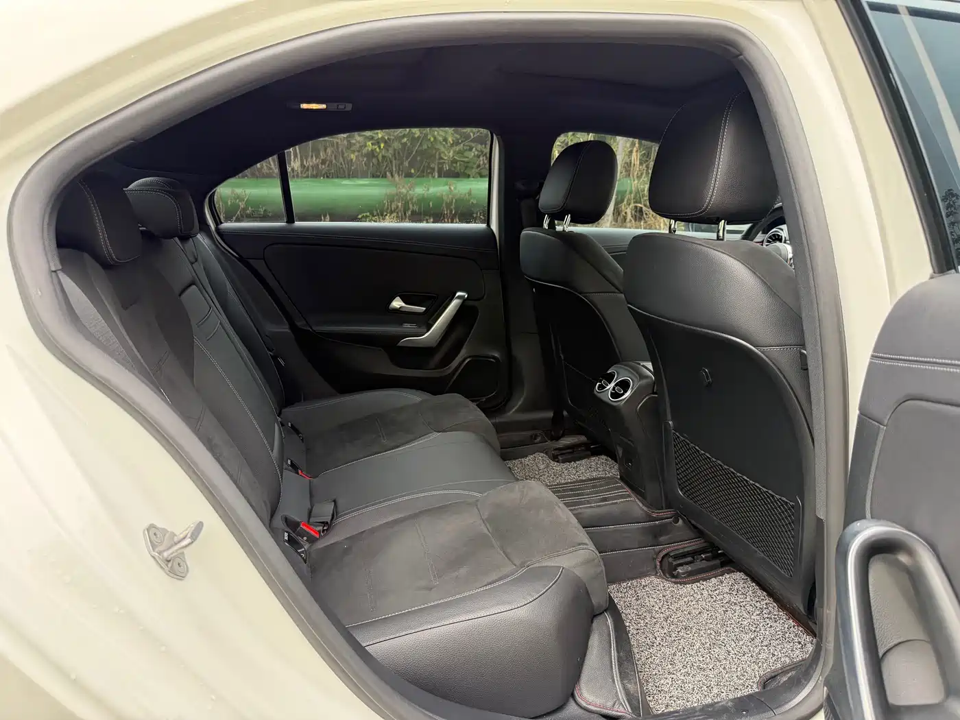 Mercedes-Benz A-Class 2021 A 200 L Sport Sedan Fashion Edition фото 16